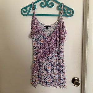 Loose-fitting tank top